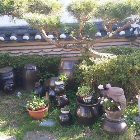 Yeonwoodang Guesthouse Jeonju Luaran gambar
